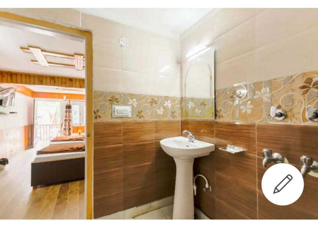 Tirthan Crest Homestay Banjār Esterno foto
